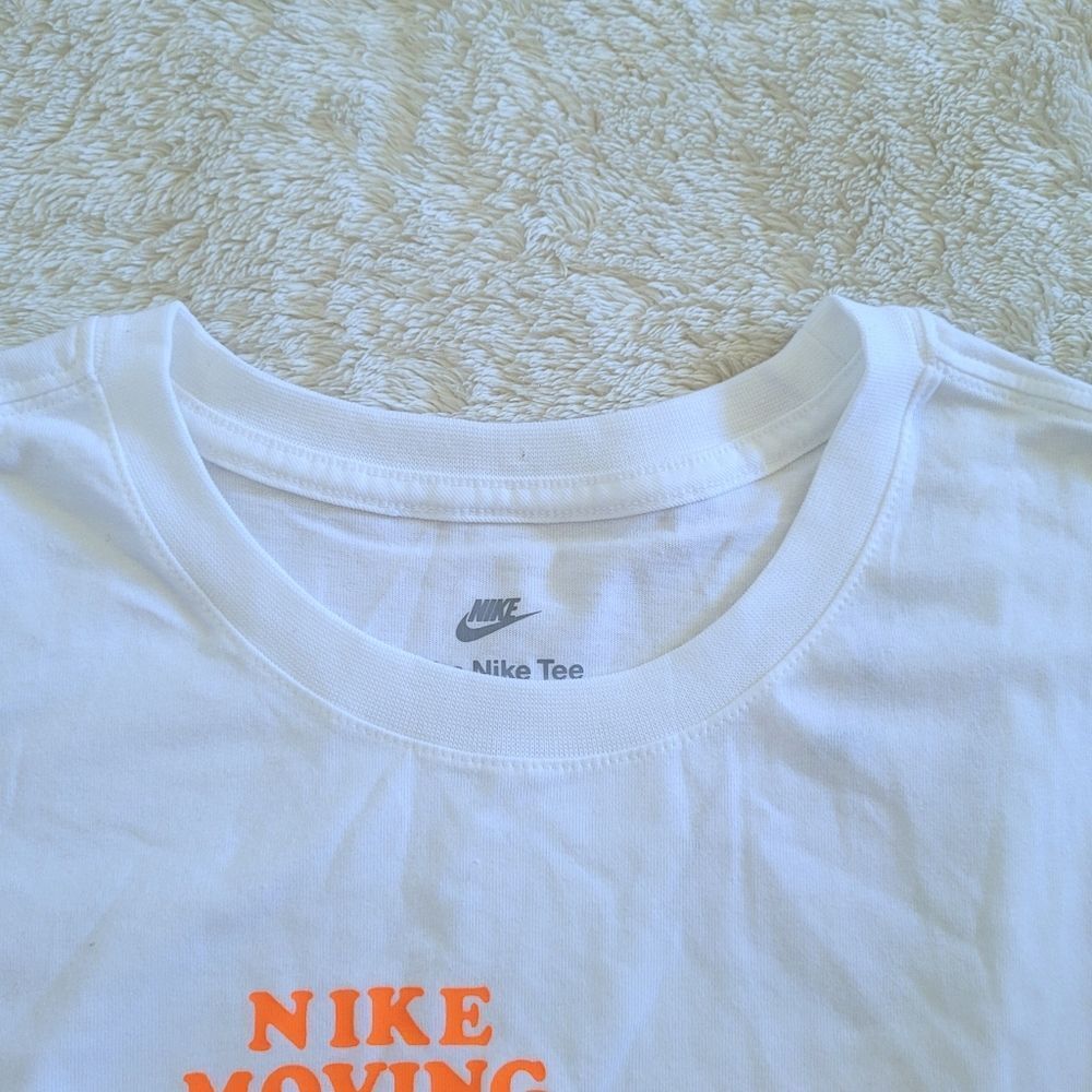 Nike👟 "Nike Moving Co." Graphic Tee👕 - NWT - Picture 4 of 13